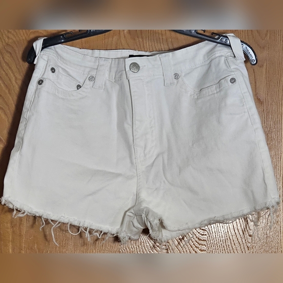 True Religion Pants - NWT True Religion "Maisie" High Rise Short